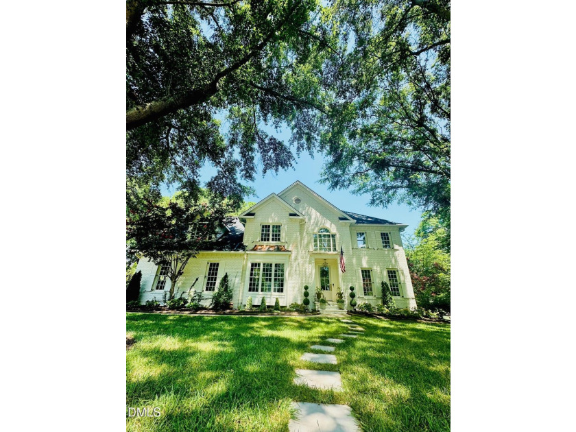 A unique opportunity to acquire a furnished luxury turn-key home - photo 2