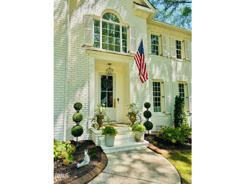 A unique opportunity to acquire a furnished luxury turn-key home - photo 6