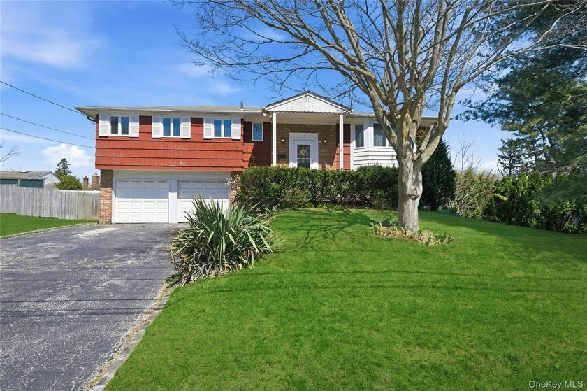 Welcome to 19 Duke Place! This is a beautifully maintained home - photo 6