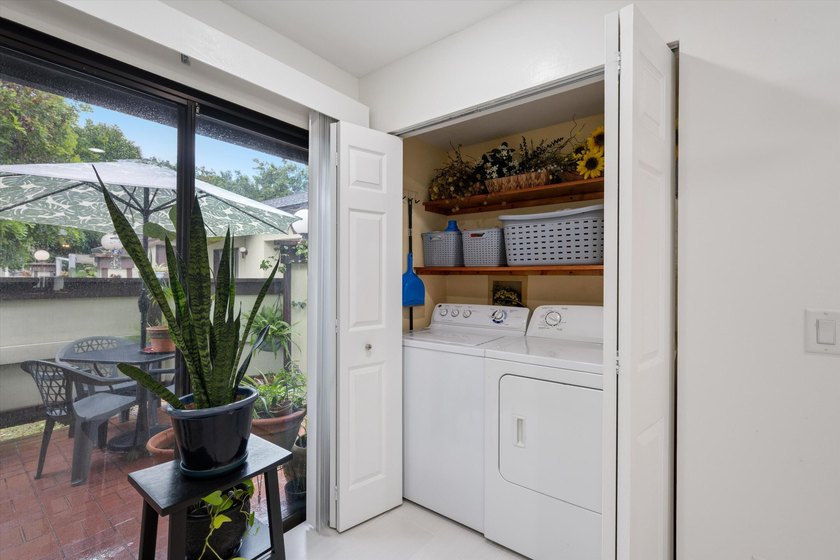 Welcome to this charming 2-bedroom, 2-bathroom villa situated in - photo 15