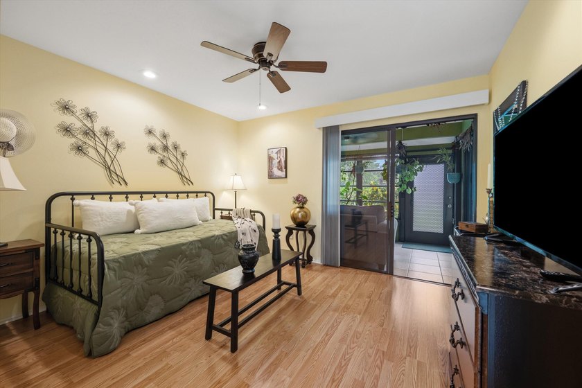 Welcome to this charming 2-bedroom, 2-bathroom villa situated in - photo 17