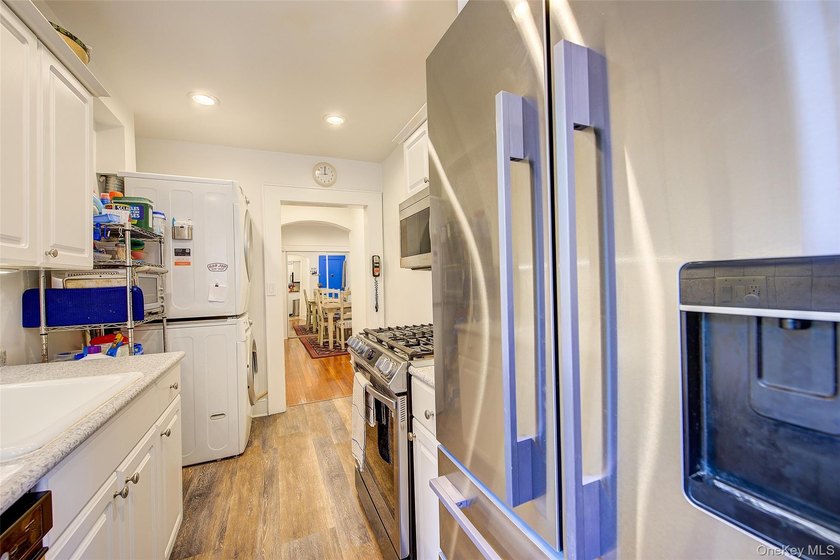 This large, sun-filled 1 bedroom, 1 bath offers a rare - photo 28