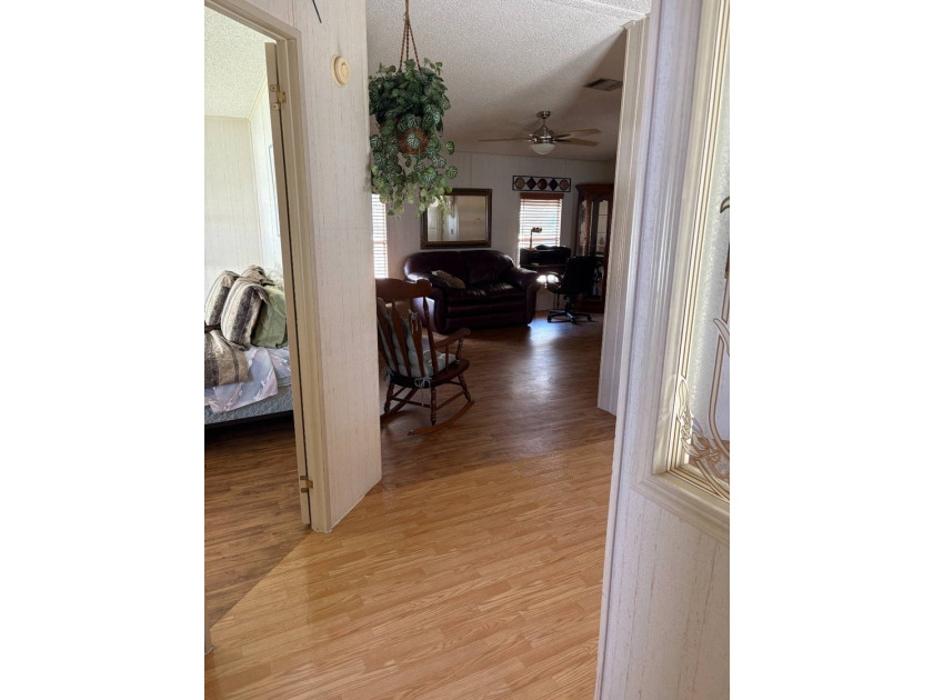 Well maintained, fully furnished home with washer and dryer - photo 3