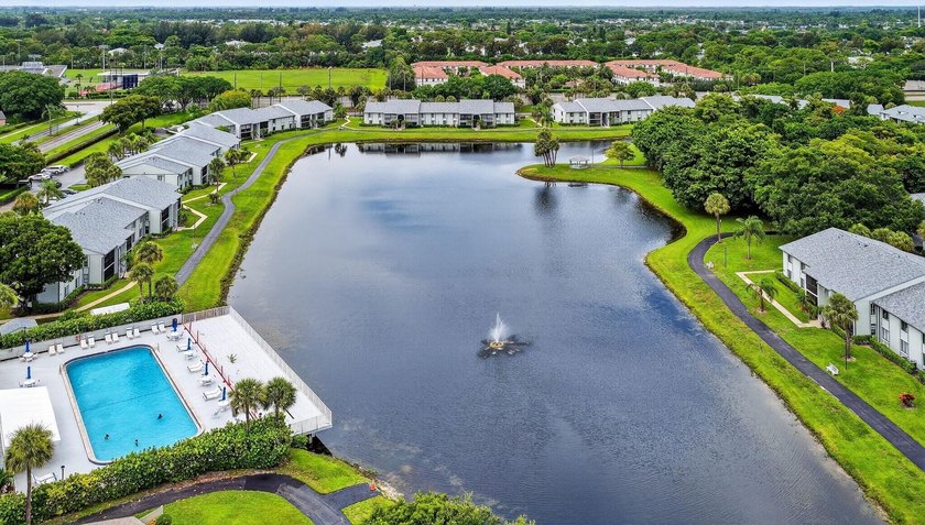 Amazing location on this water front villa. You can walk across - photo 35