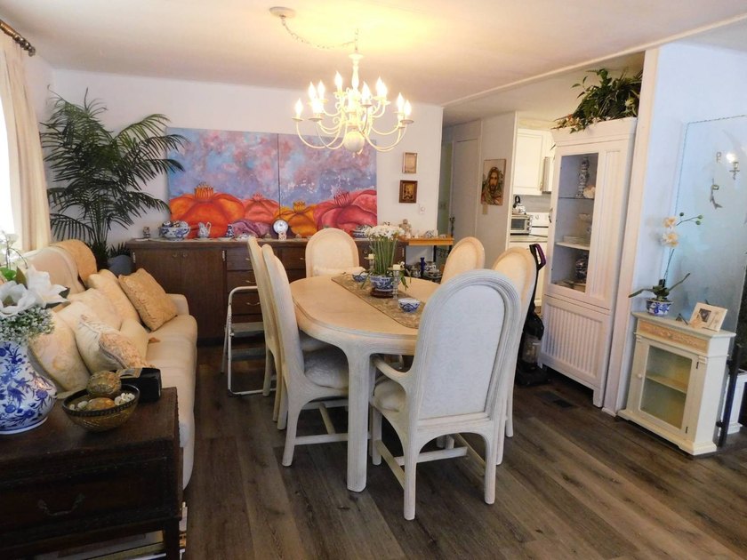 This beautifully upgraded home is sure to impress. The kitchen - photo 4