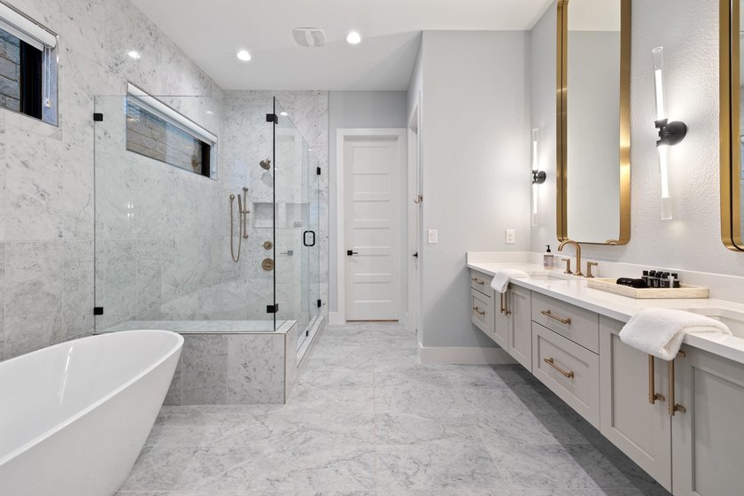 Welcome home to your modern resort on Lake LBJ. This home is - photo 12