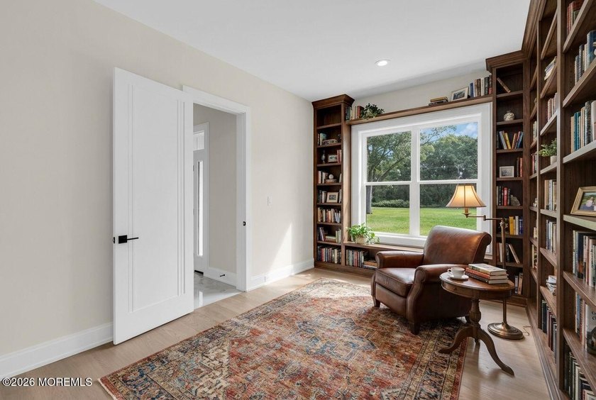 Beautiful, NEW CONSTRUCTION. This Custom Colonial features a - photo 12