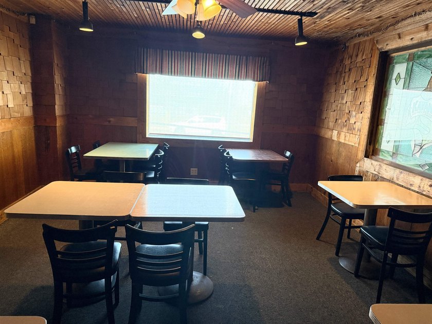 6,256 sq.ft. Free standing restaurant building (Former Esquire - photo 14