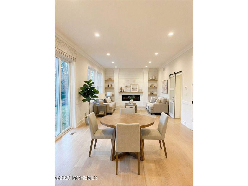 Beautiful, NEW CONSTRUCTION. This Custom Colonial features a - photo 16