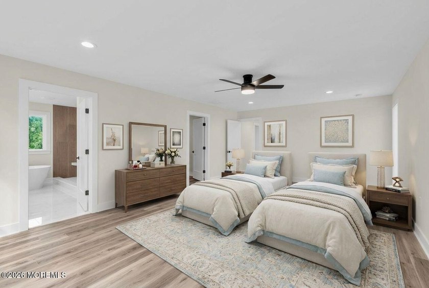 Beautiful, NEW CONSTRUCTION. This Custom Colonial features a - photo 18