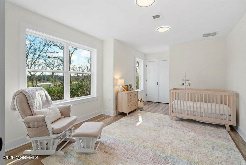 Beautiful, NEW CONSTRUCTION. This Custom Colonial features a - photo 20