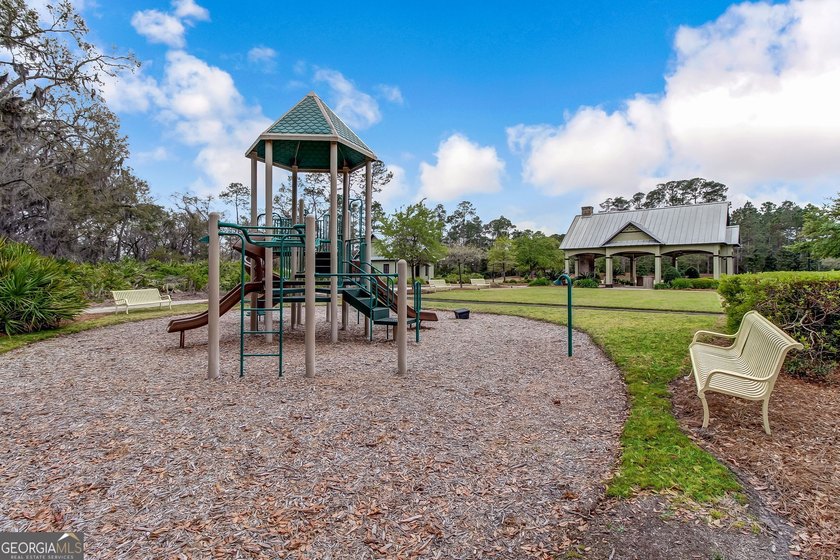 EXCEPTIONAL WOODED HOMESITE IN THE OAKS OF CUMBERLAND HARBOUR - photo 4