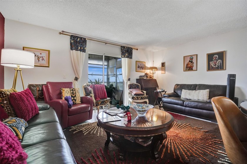 Come see this beautifully charming 1 bed, 1.5 bath condo in the - photo 13