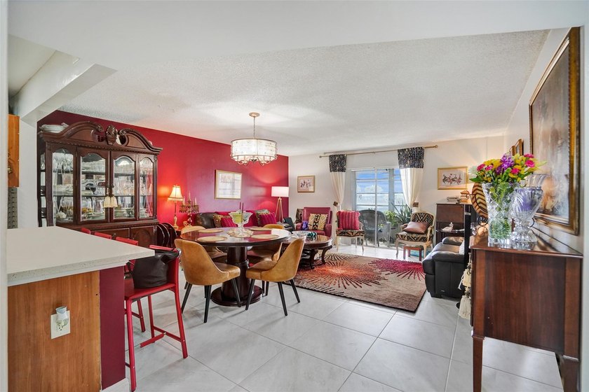 Come see this beautifully charming 1 bed, 1.5 bath condo in the - photo 18