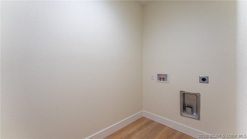 Brand-new, never-lived-in villa located at the 1MM in the - photo 19