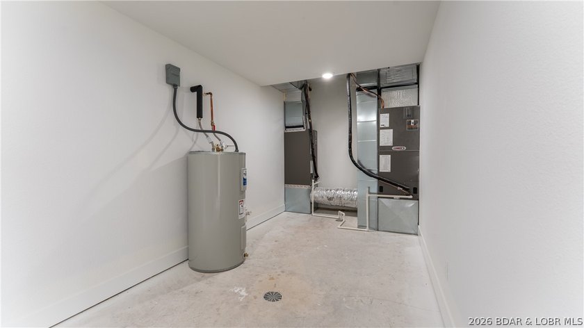 Brand-new, never-lived-in villa located at the 1MM in the - photo 29