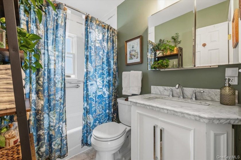 Welcome to 104 Franklin Place - a beautifully updated Cape - photo 15