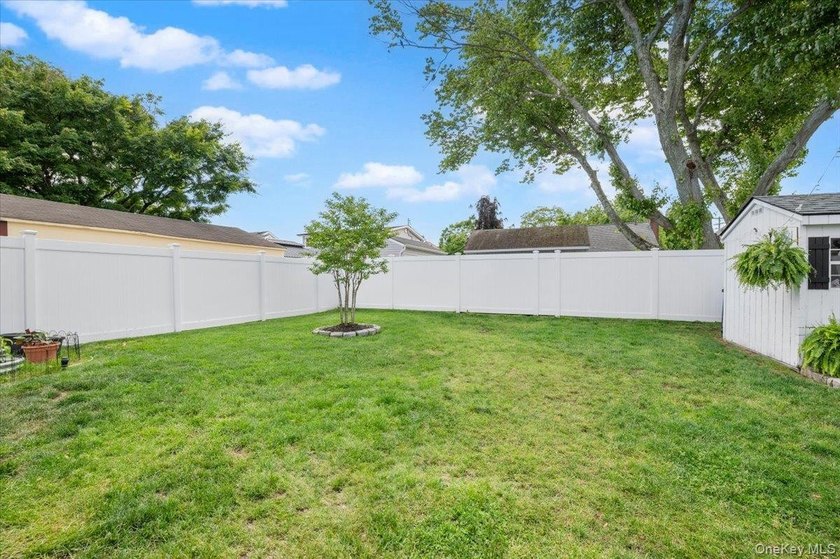 Welcome to 104 Franklin Place - a beautifully updated Cape - photo 22
