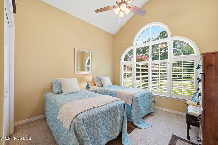 Welcome to low-maintenance, resort-style living on the Emerald - photo 11
