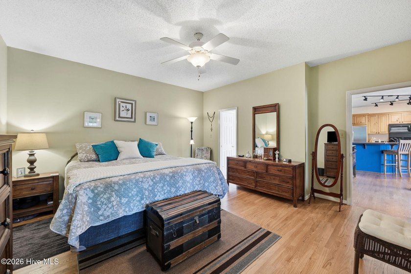 Welcome to low-maintenance, resort-style living on the Emerald - photo 16
