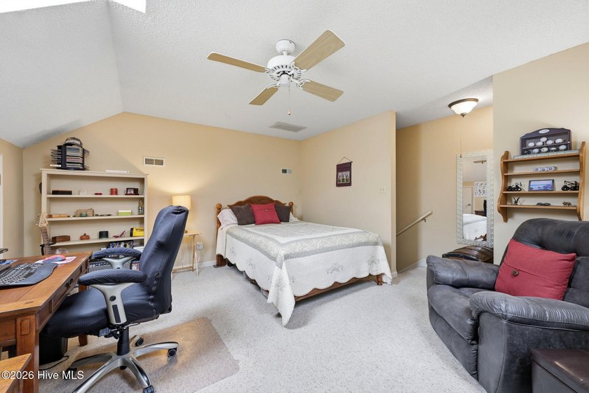 Welcome to low-maintenance, resort-style living on the Emerald - photo 23