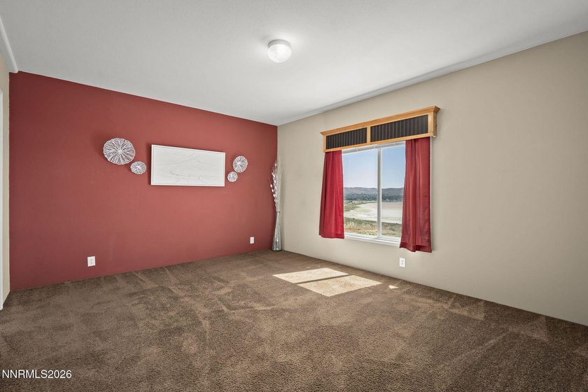 Enjoy the perfect blend of space, comfort, and panoramic Nevada - photo 18
