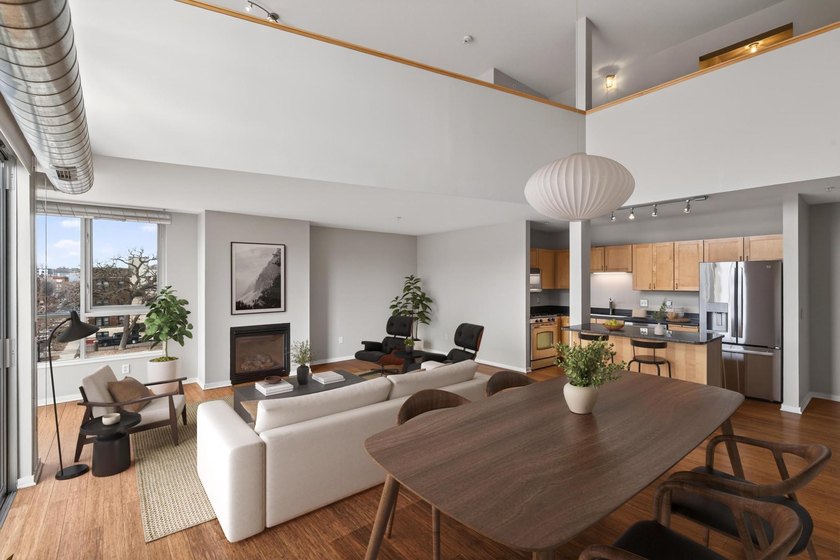 One-of-a-kind urban living in this exceptional two-story - photo 4