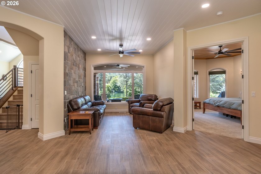 Luxury waterfront living on the backwaters of the North Umpqua - photo 12