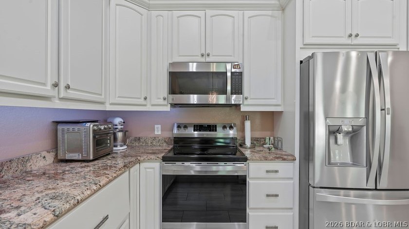 Spacious and well designed 2 level villa offering 4 bedrooms, 3 - photo 20