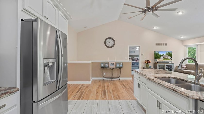 Spacious and well designed 2 level villa offering 4 bedrooms, 3 - photo 21