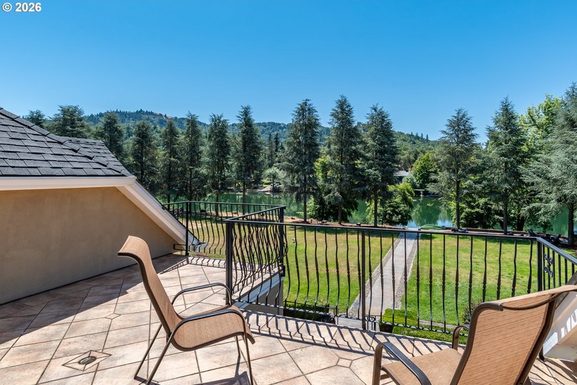 Luxury waterfront living on the backwaters of the North Umpqua - photo 29