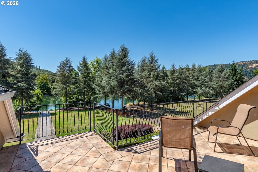 Luxury waterfront living on the backwaters of the North Umpqua - photo 30