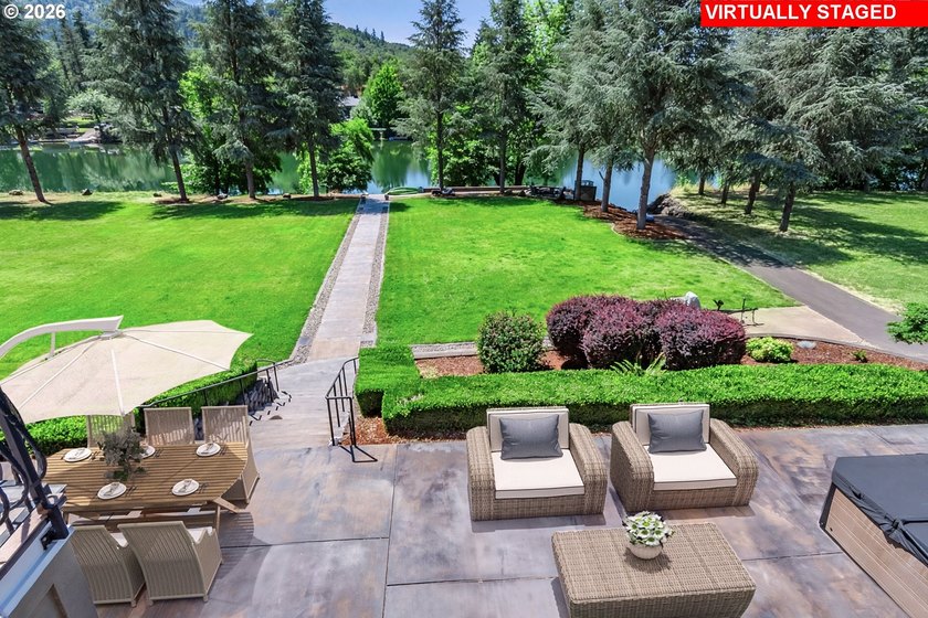 Luxury waterfront living on the backwaters of the North Umpqua - photo 32