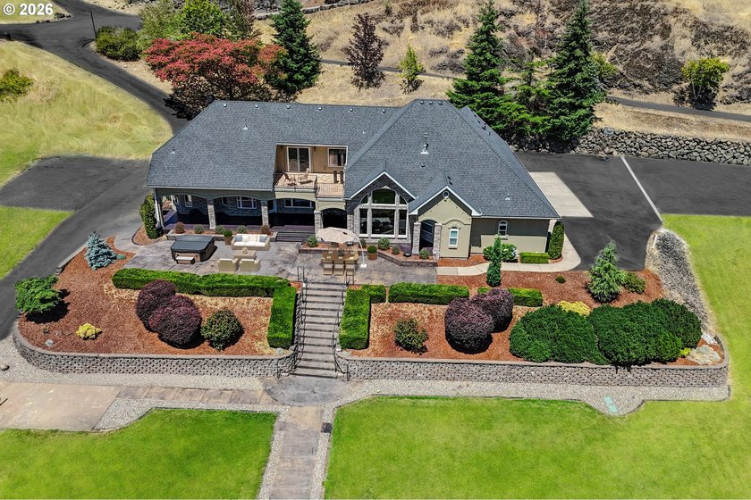 Luxury waterfront living on the backwaters of the North Umpqua - photo 40