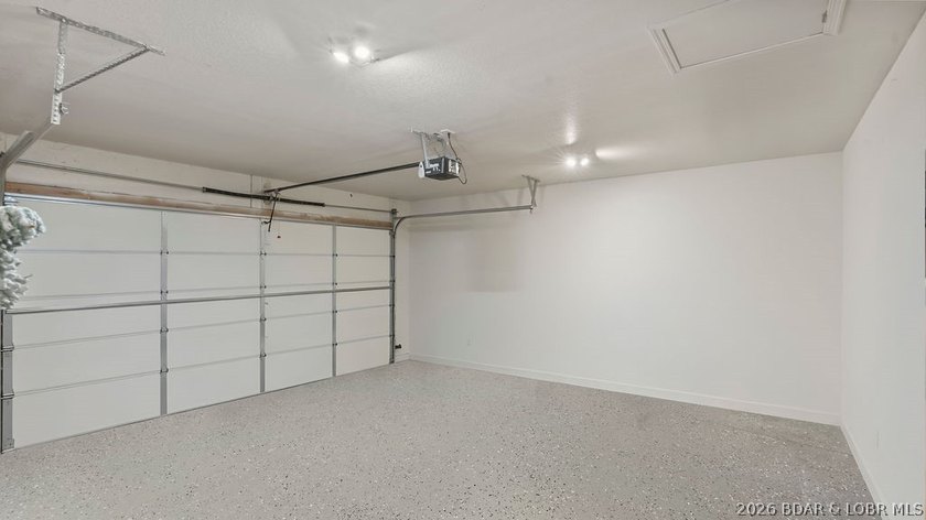 Spacious and well designed 2 level villa offering 4 bedrooms, 3 - photo 49
