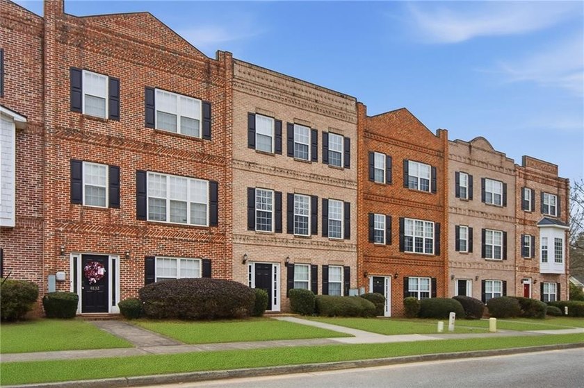 Stunning and Spacious Townhome in Desirable Acworth! Welcome - photo 2