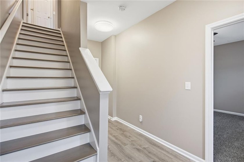 Stunning and Spacious Townhome in Desirable Acworth! Welcome - photo 5