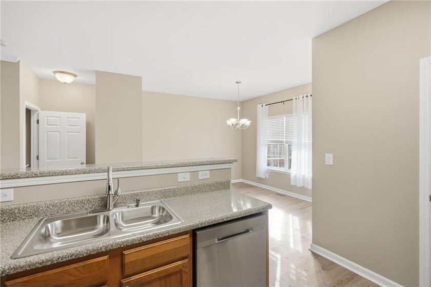 Stunning and Spacious Townhome in Desirable Acworth! Welcome - photo 10