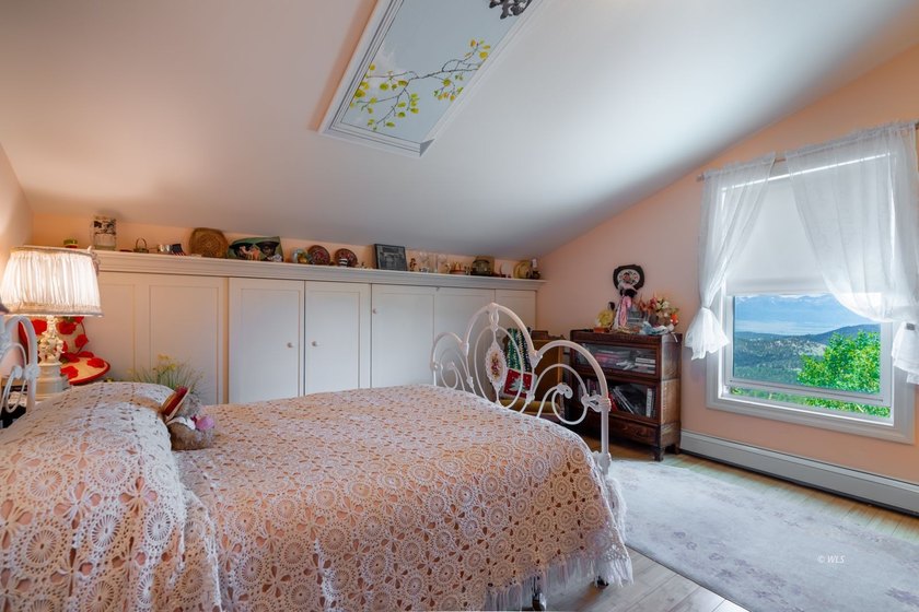 Nestled amidst a forest of aspen, pine, and fir trees, this - photo 22