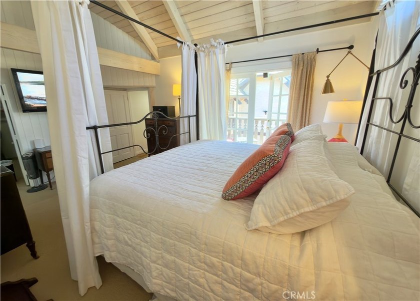 Welcome to Herringbone Hall, a beautiful North Laguna Beach home - photo 30