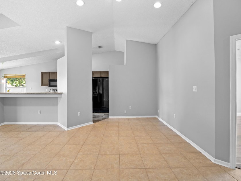 Welcome to this move-in-ready home, with a BRAND NEW ROOF! - photo 10