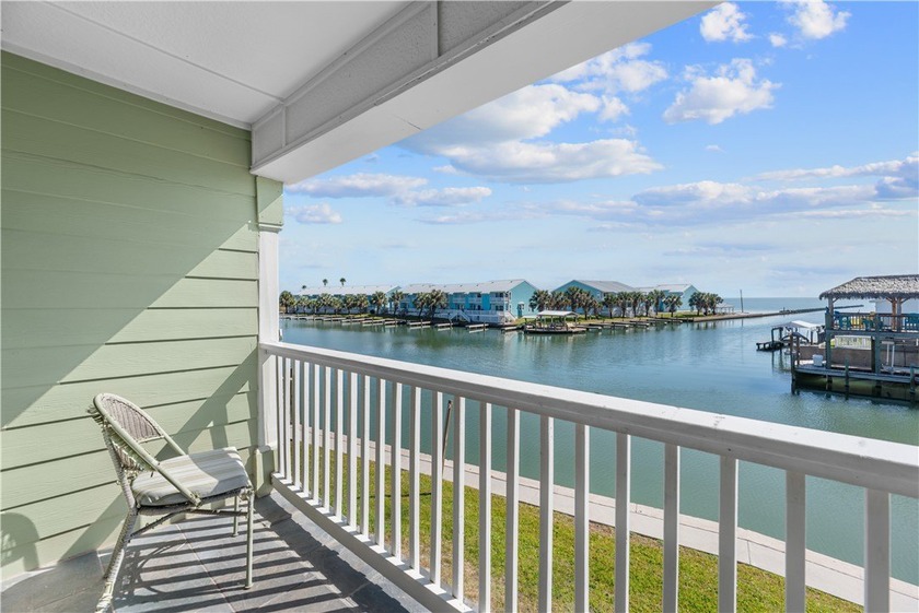 Wake up to sparkling water views and gulf breezes in this - photo 15
