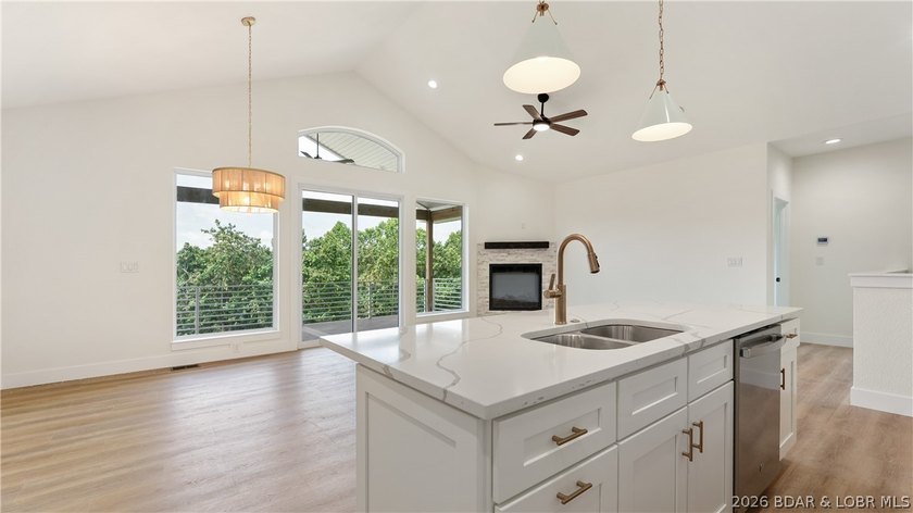Brand-new, never-lived-in villa located at the 1MM in the - photo 12