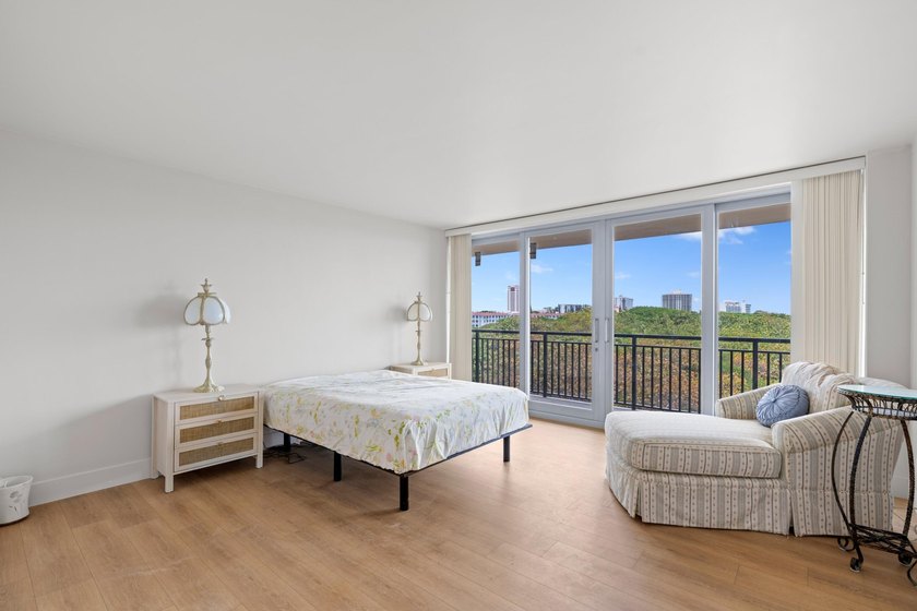 ABSOLUTELY GORGEOUS OCEANFRONT CONDO | PRESTIGIOUS CLOISTER DEL - photo 11