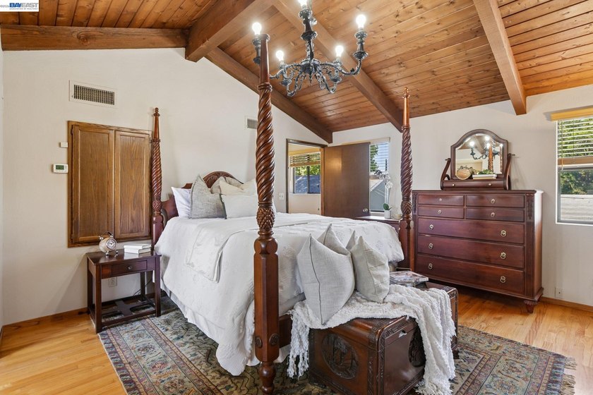 Rarely available park-front opportunity! Ideally situated - photo 28