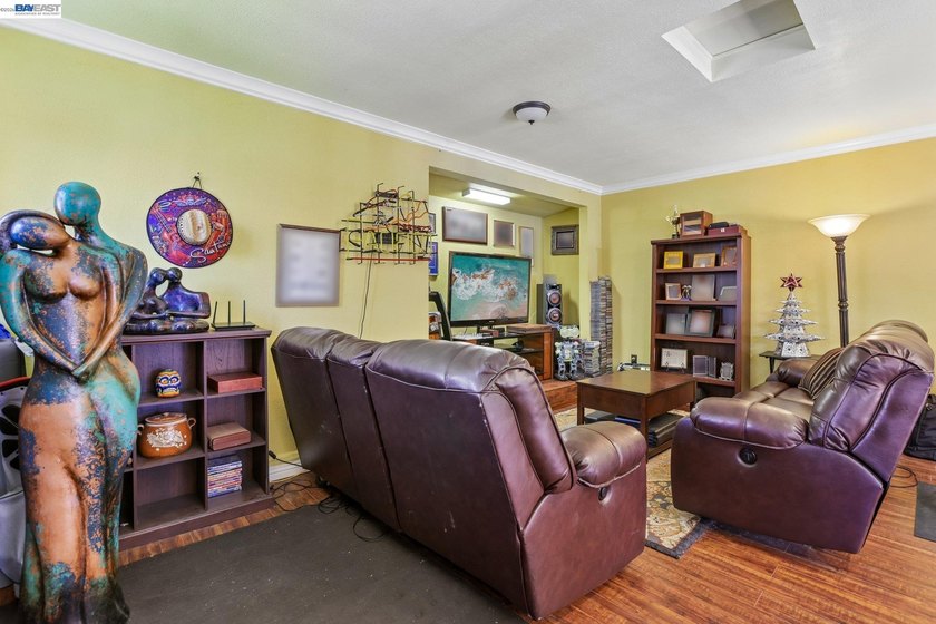 Rarely available park-front opportunity! Ideally situated - photo 35
