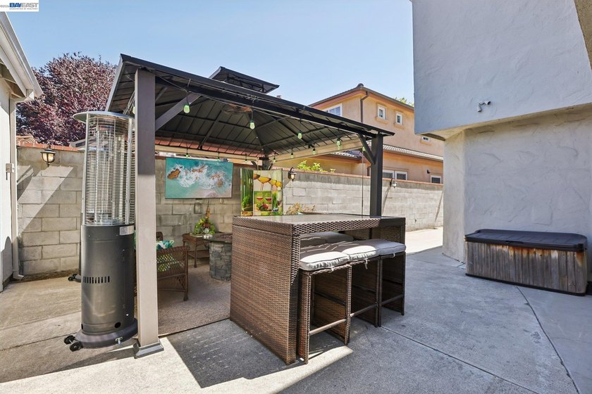 Rarely available park-front opportunity! Ideally situated - photo 43