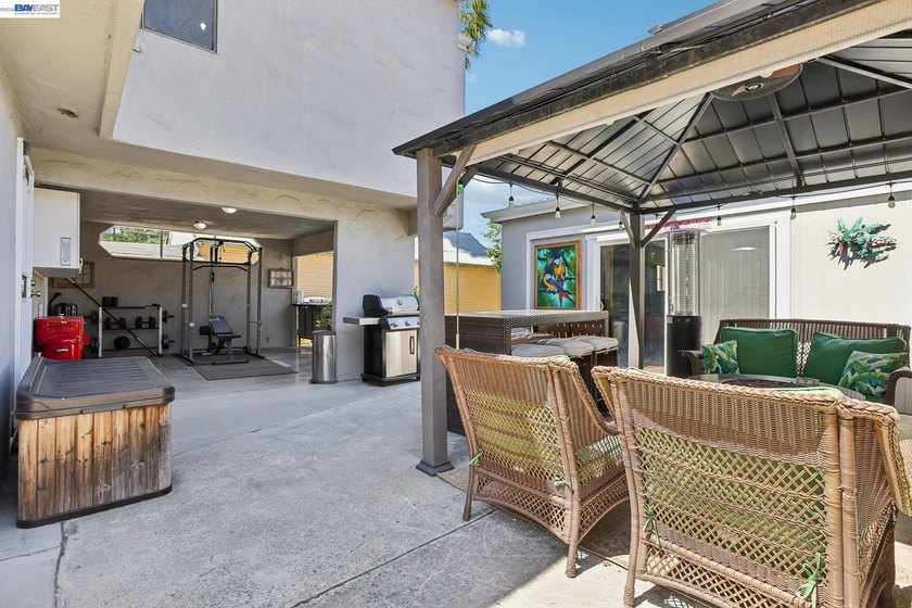 Rarely available park-front opportunity! Ideally situated - photo 46