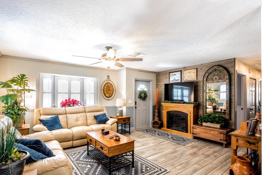 Fully upgraded Jupiter Farms retreat on 1.09 acres with NO HOA - photo 19