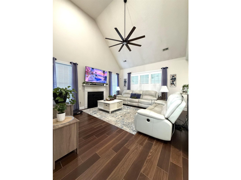 Don't miss this meticulously maintained, traditional two-story - photo 21